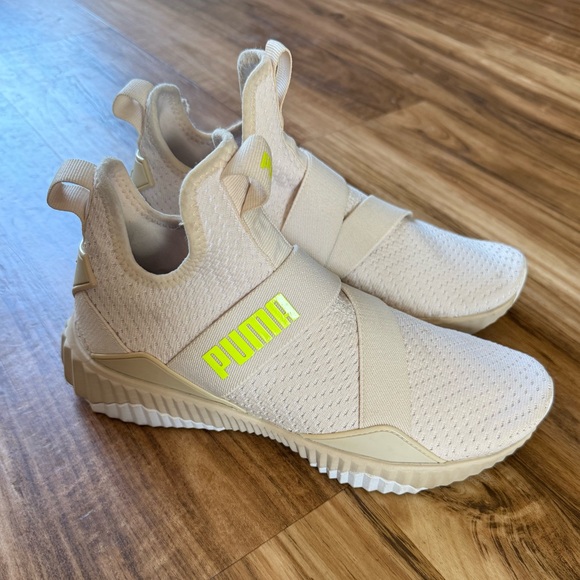 Puma Defy Mid-Core Cream/Yellow Training Sneakers Size 8 - Picture 2 of 7
